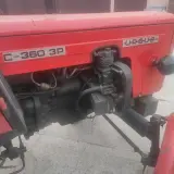 Czerwony Ursus C-360 3P, klasyk polskiej motoryzacji. Ile km ma ten legendarny traktor?