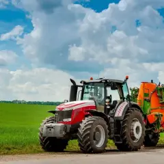 Jaki ciągnik 150 KM wybrać? Porównanie modeli i ich zalety