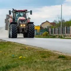Ile kosztuje badanie techniczne ciągnika rolniczego? Nowe stawki 2025