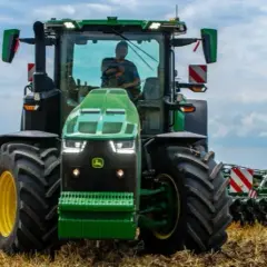 Ile ton może ciągnąć ciągnik rolniczy? Sprawdź, zanim kupisz sprzęt