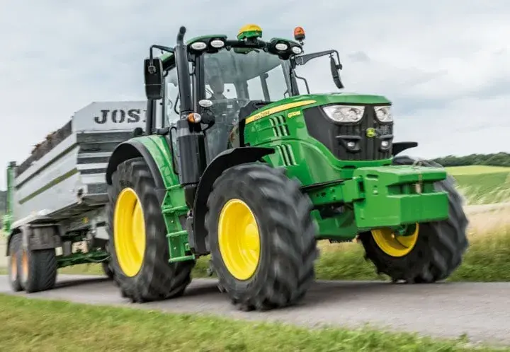 Ile kosztuje ciągnik John Deere? Ceny, które Cię zaskoczą