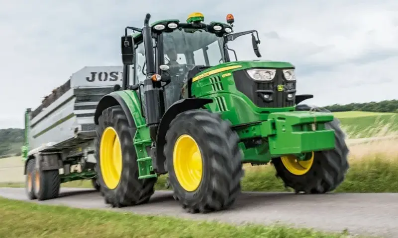 Ile kosztuje ciągnik John Deere? Ceny, które Cię zaskoczą