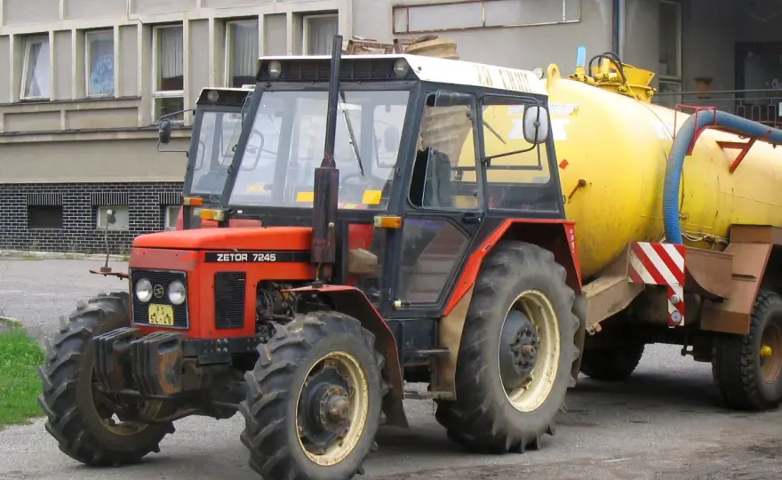 Zetor 7211 - Ile ma KM? Prawda o mocy i zastosowaniach