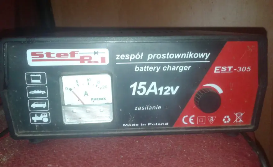 Jaki prostownik z rozruchem do ciągnika - wybierz najlepszy model dla siebie