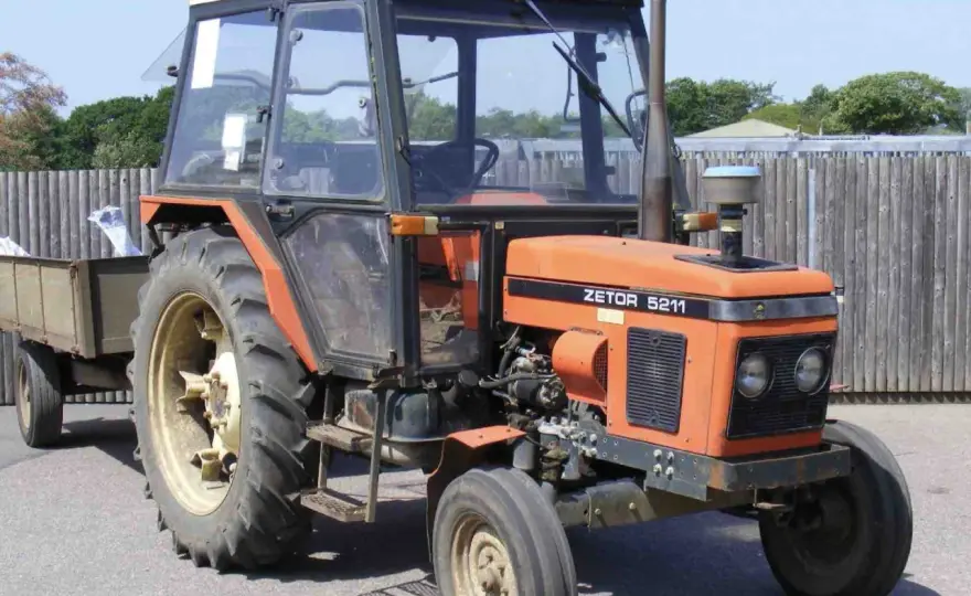 Zetor 5211 - dane techniczne. Czy ten ciągnik ma sens?