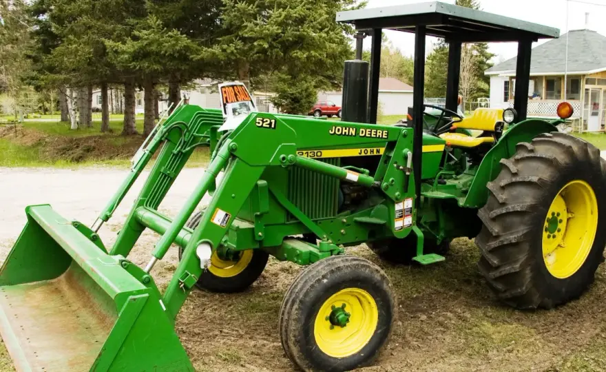 John Deere 2130 - Czy warto kupić? Analiza przed zakupem