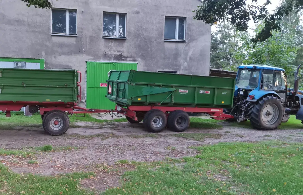 Czy na kat C można jeździć ciągnikiem z przyczepą? Sprawdź przepisy!