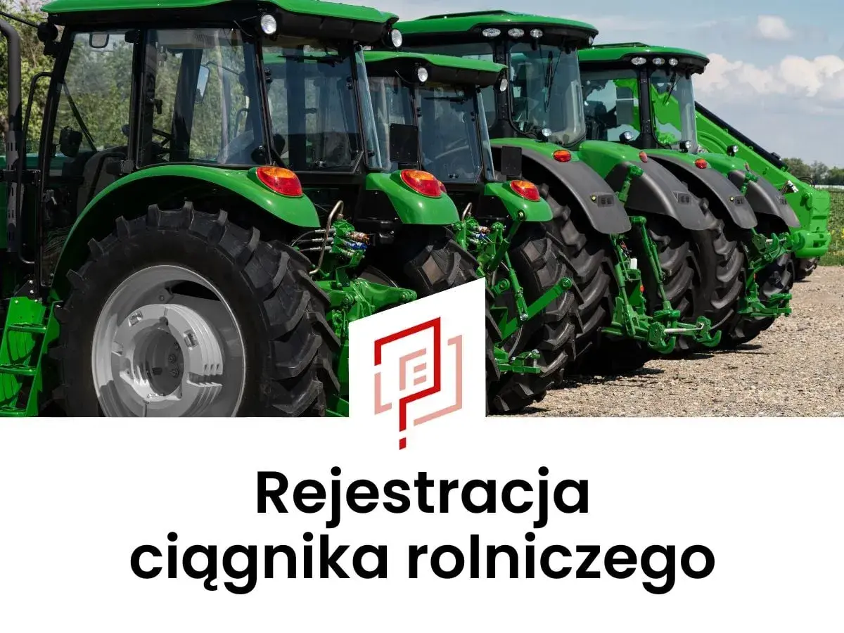 Rząd zielonych ciągników rolniczych. Dowiedz się, jak wyrejestrować ciągnik rolniczy bez złomowania, aby zachować jego wartość.